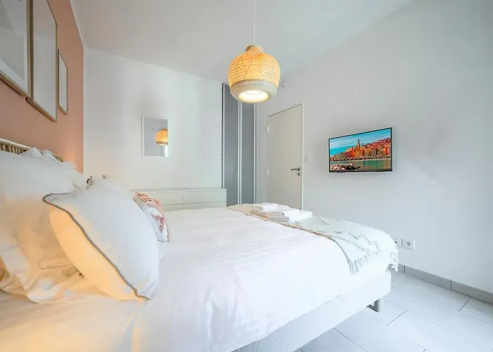 Le Coq Wagner - Garage -ac- Swimming Pool מנטון